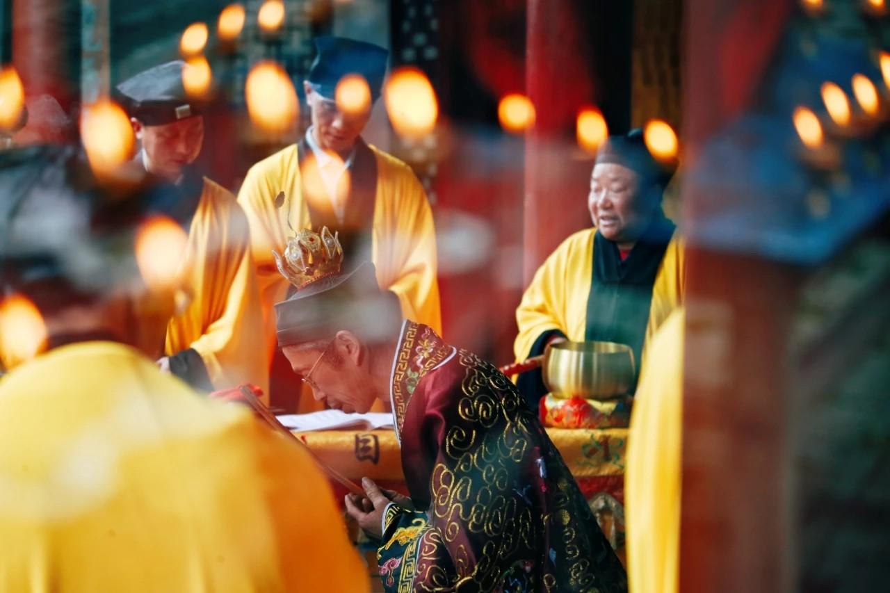 以《太上感应篇》为修道门径